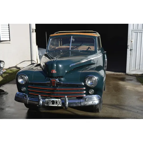 Coupe Ford Convertible. Verde Tono Original. Modelo Karate K