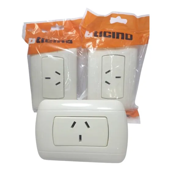Toma De 3 Polos De 20 Amp Lumistar