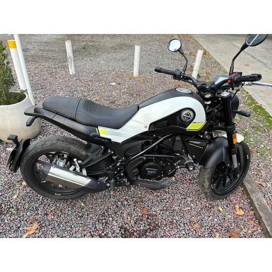 Benelli Leoncino 250