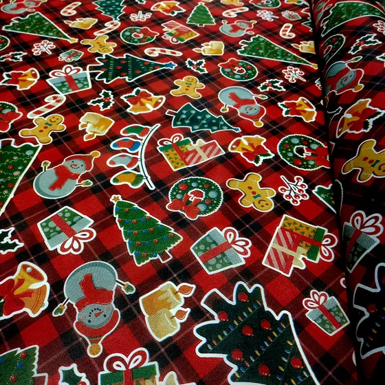 Tnt Natal Feliz Enfeites Xadrez 2.00m X 1,40m