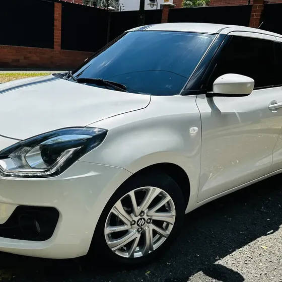 Suzuki Swift Hibrido 2023 1.2 Glx 2wd