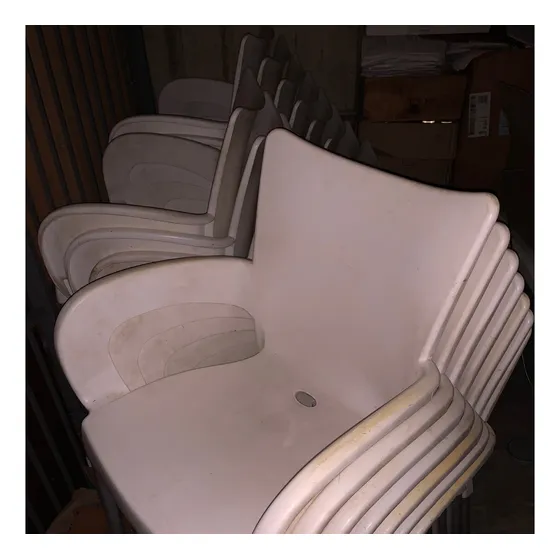 Sillas Plásticas Aria Blancas Usadas