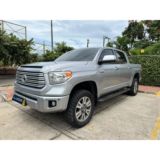 Toyota Tundra Crewmax Platinum 5.7 V8 Gasolina Automático 4x4