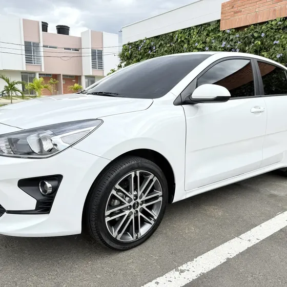 Kia Rio Sedán 2024 1.4 Vibrant Aut
