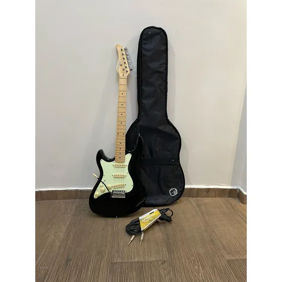 Strinberg Guitarra Strato Sts100 + Capa + Cabo Semi Nova