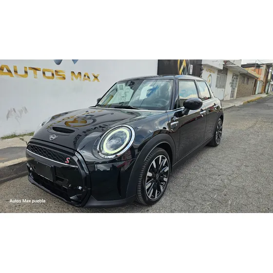 Mini Cooper S Essential 2.0 Turbo