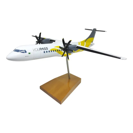 Maquete Avião Atr 72/600 Voepass 27cm