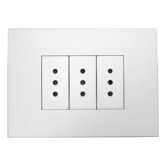 Enchufe Triple Sinthesi 2p+t 10a 250v Magnesio S44