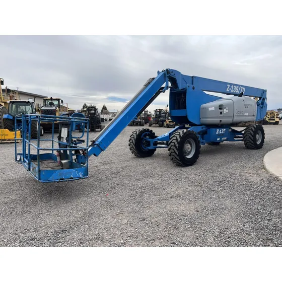 Ascensor Tipo Canastilla Genie Z-135/70