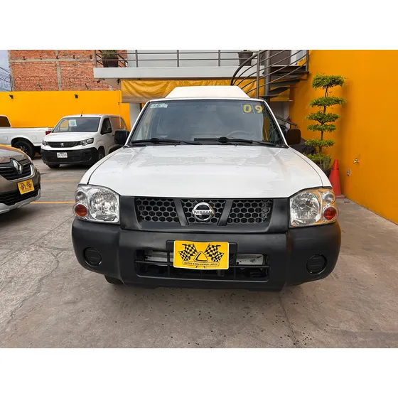 Nissan Np300 2.4 Chasis Dh Mt