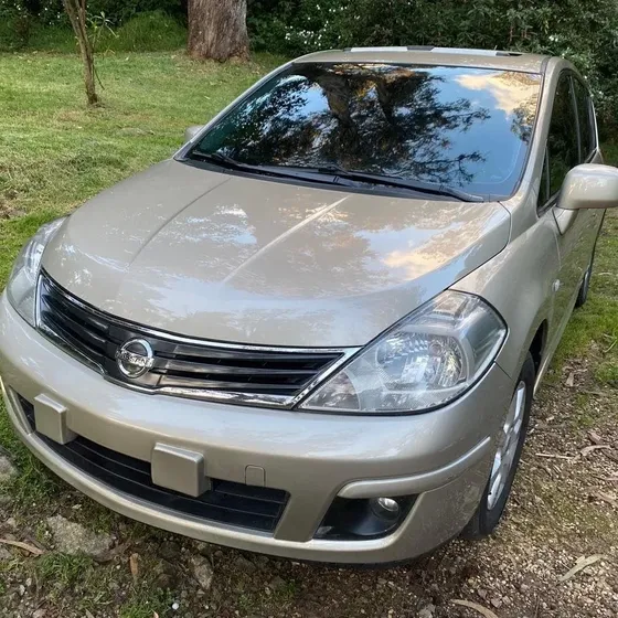 Nissan Tiida 2013 1.8 Visia 5 P