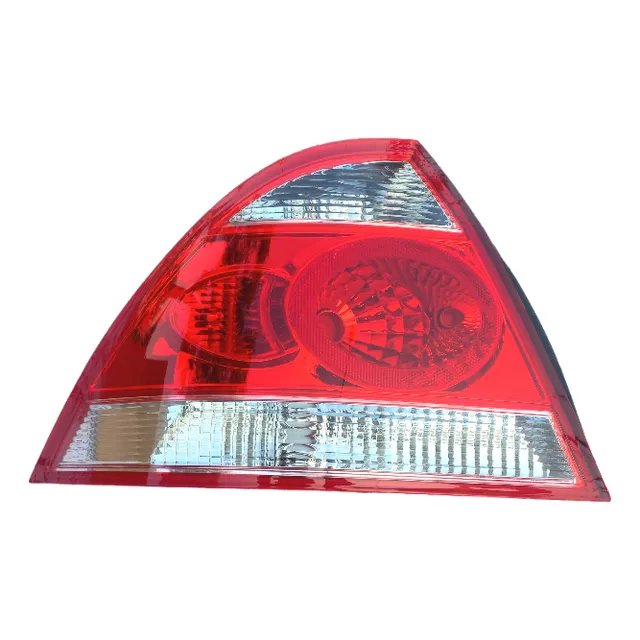 Faro Posterior Para Nissan Almera 2007-2014