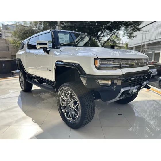Hummer Hummer Ev Suv E4wd/3 Motores Eléctricos Con 830 Hp Y Torque 11,500 Lb-pie