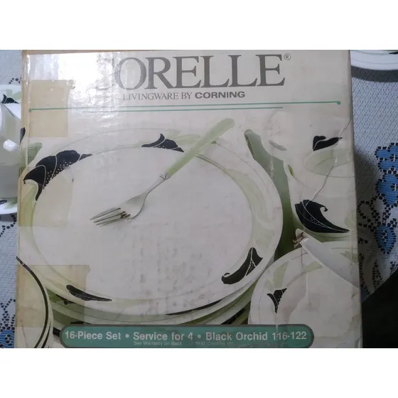 Vajilla Vintage 1990 Corelle Black Orchid Nueva