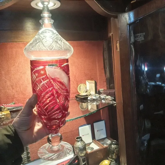 Jarron De Cristal Tallado Rojo Antiguo Grande Potich Florero