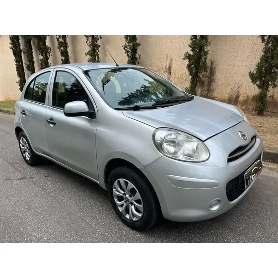Nissan March 1.0 S 5p