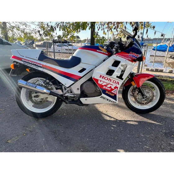Honda Vfr 750 F 1986 V4. Original 