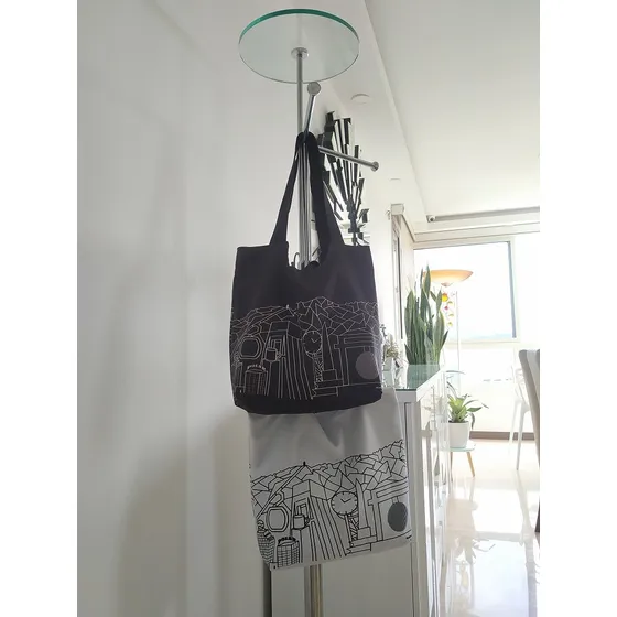 Tote Bag Blanco Y Negro Con Iconos De Caracas