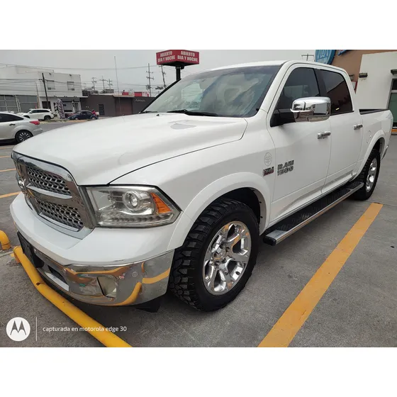 Dodge Ram 1500 Laramie 4x2 Doble Cab V8 5.7lts. Hemi