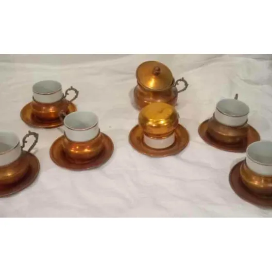 Set De 6 Tazas De Porcela Blanca Con Base De Bronce Elegante