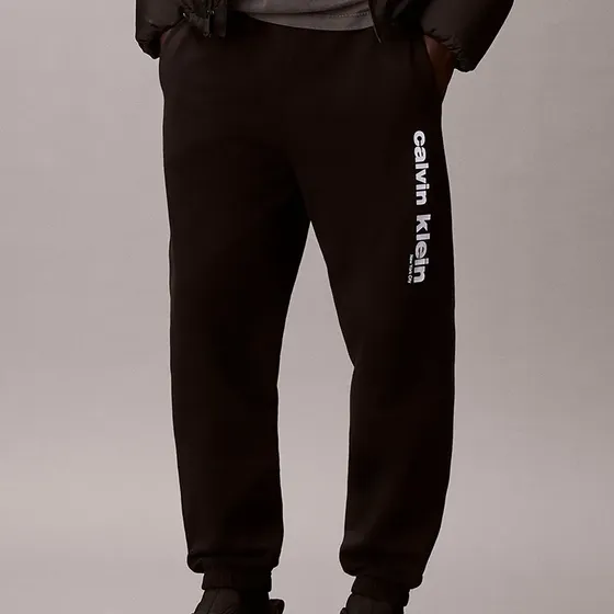 Jogger Gráfico Retro Hombre Negro Calvin Klein