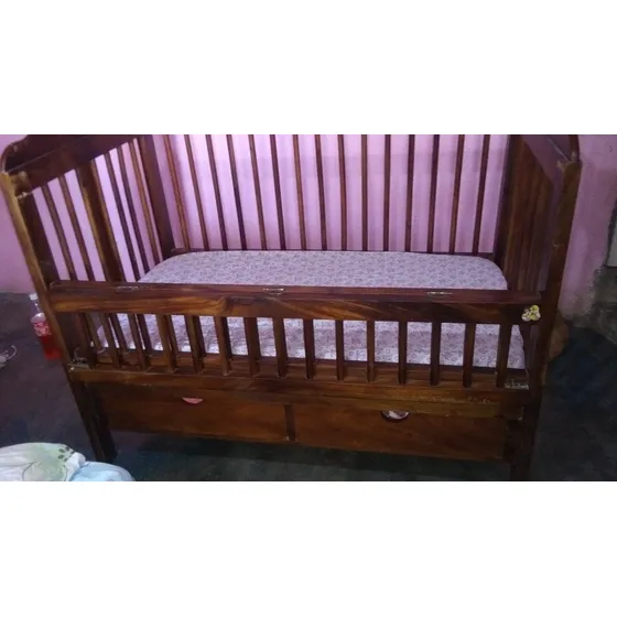 Cuna Y Silla De Comer Para Bebe En Madera Samán 