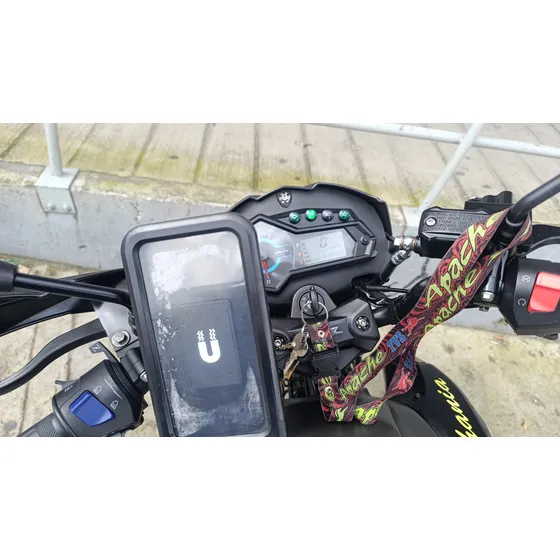 Vendo Moto Akt 162 Cr4 Con 2 Cascos Parrilla Y Maletero