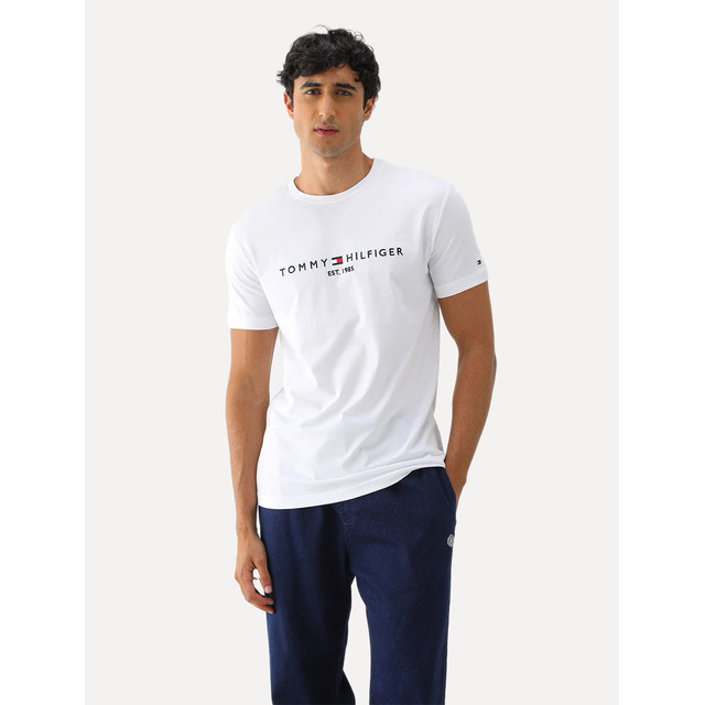Camiseta Tommy Hilfiger Masculina Core Logo Branca Camiseta Tommy Hilfiger Masculina Core Logo Branca