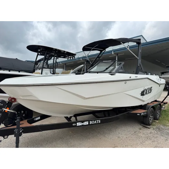 Lancha Axis T220 R Demo Color Blanca 20 Hrs