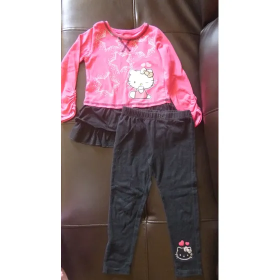 Conjunto Ropa Sanrio Hello Kitty  Usado - Niña