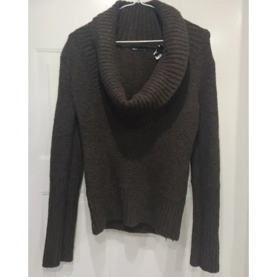 Suéter Con Cuello Caído De Dama Talla S, Marrón, Usado
