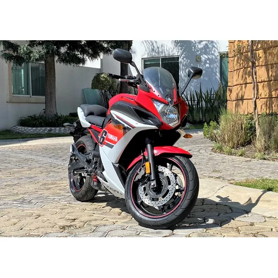 Yamaha Fz6r 2014