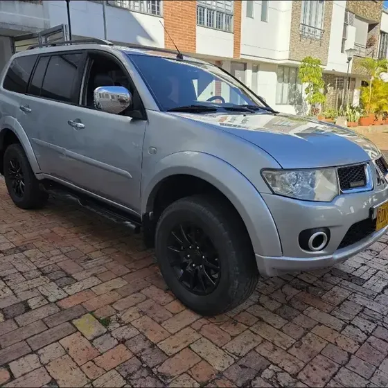 Mitsubishi Nativa 2011 3.2l