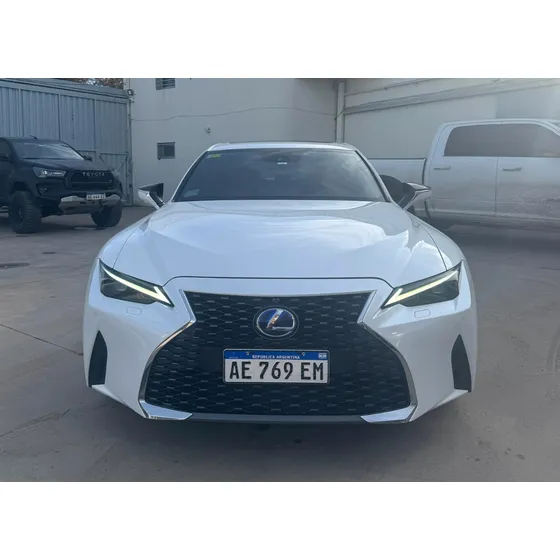 Lexus Is 2.5 300h Luxury