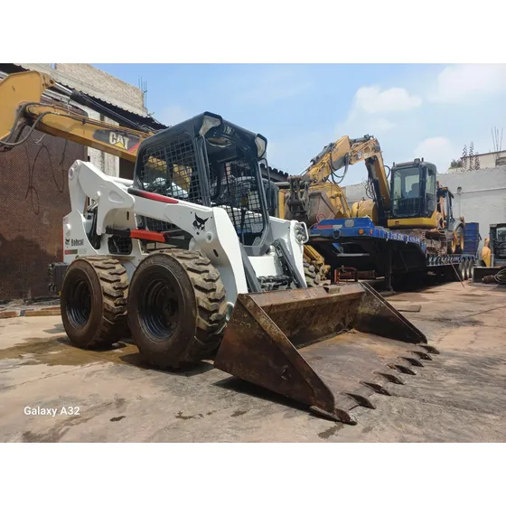 2021 Bobcat S740 Minicargador