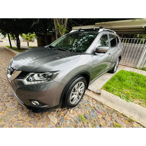 Nissan X-trail 2.5 Exclusive 3 Row Mt