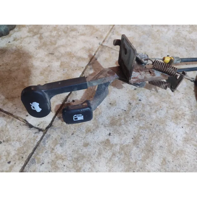 Manilla Tapa De Gasolina Y Maleta Chevrolet Aveo