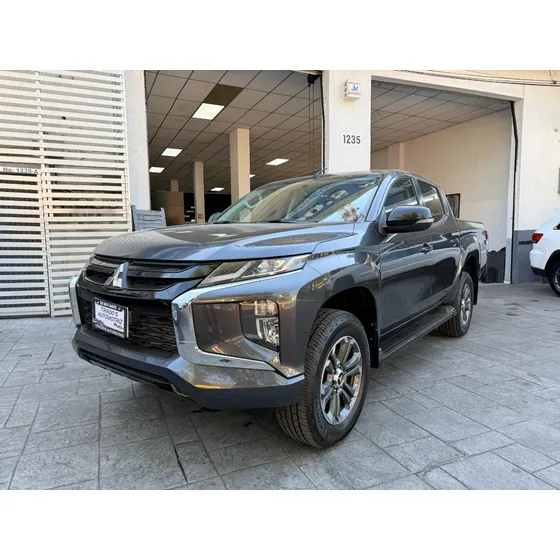 Mitsubishi L200 2.4 Cd Gls 4x4 At