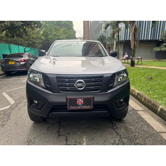 Nissan Frontier 2.5 4x2 Gasolina Sabanera