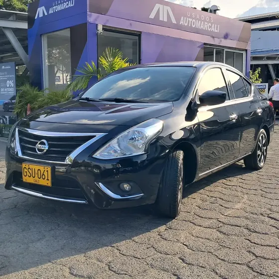 Nissan Versa 1.6 Advance At usado en Cali
