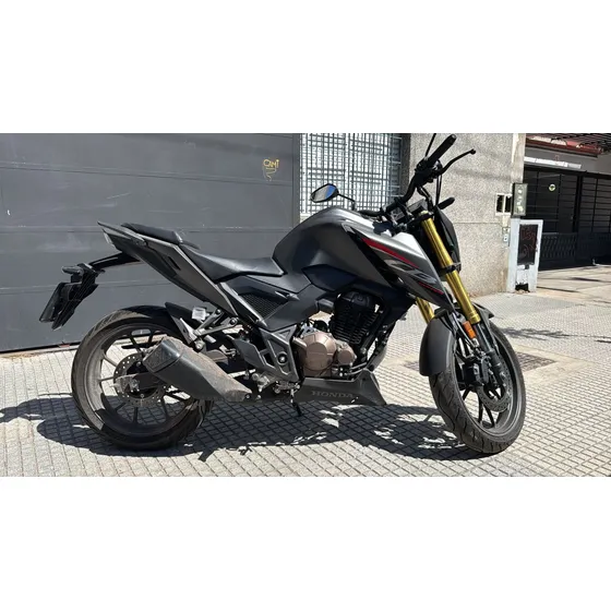 Moto Honda Cb300 Twister Negra 2023
