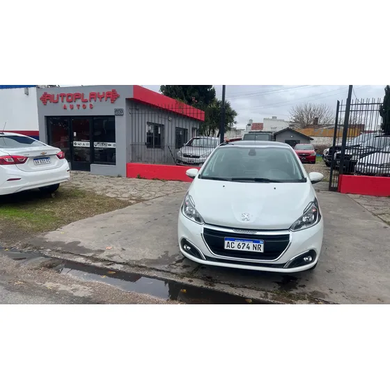 Peugeot 208 1.6 Feline