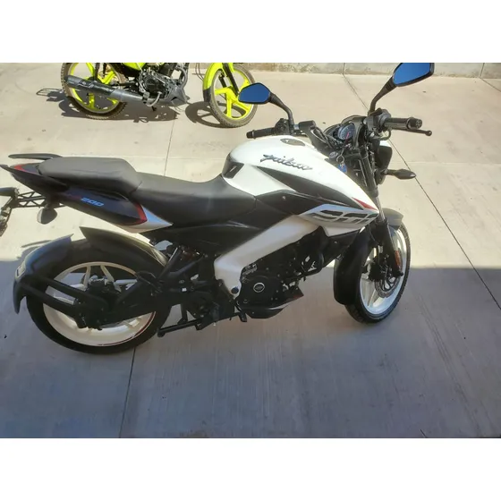 Pulsar Ns200