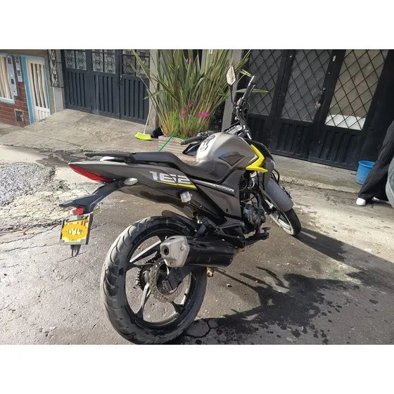 Moto Color Gris Verde Mate Cinlidarje 160 Y Con 15 Mil Kilom