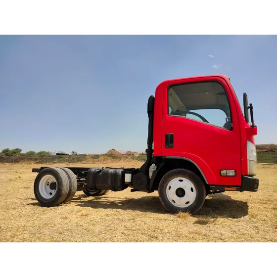 Isuzu Elf 300 2010 Jalando