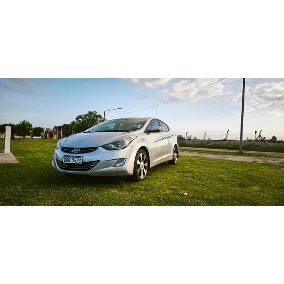 Hyundai Elantra 1.8 Gls 6at Seguridad Premium