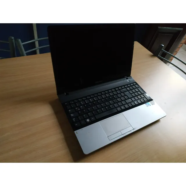 Notebook Samsung Np300e5a Celeron / 2 Gb Ram / Sin Disco