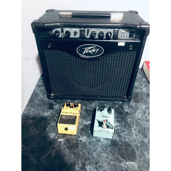 Amplificador P/ Guitarra Peavey Rage 158 15 Watts Color Negr