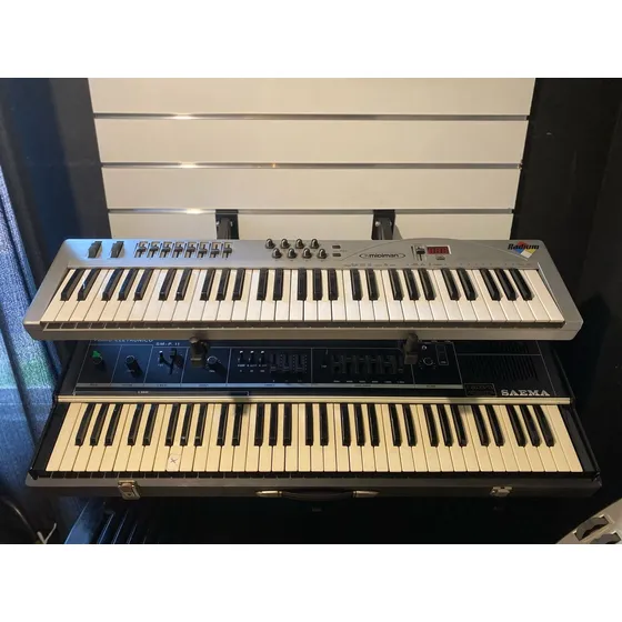 Teclado Controlador Midi M Audio Radium 61 Teclas - Usado