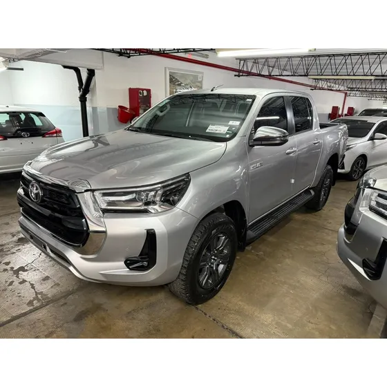 Toyota Hilux Pick-up 2.8 Cd Srv 204cv 4x4